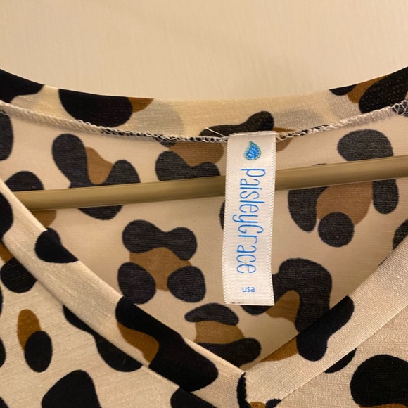 Leopard stretchy shirt - Picture 2 of 3